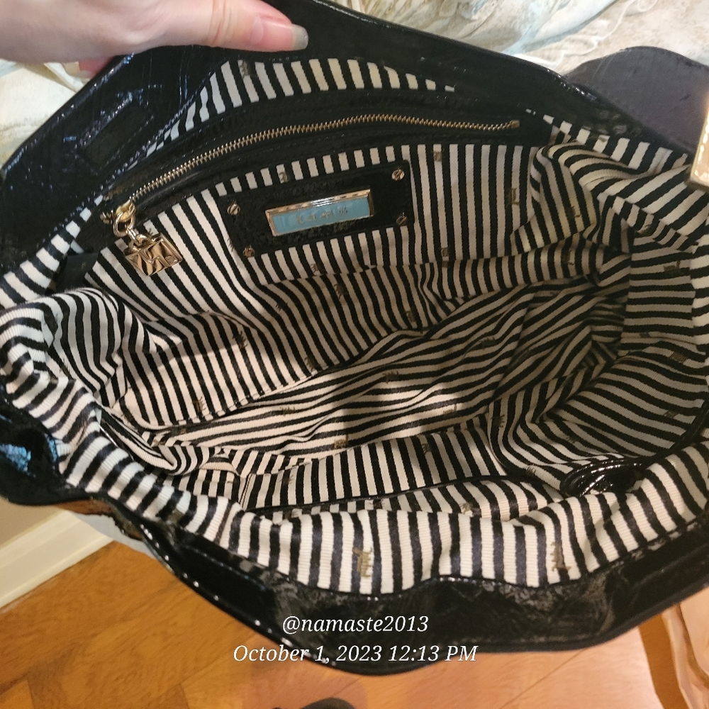 L.A.M.B by Gwen Stefani Expandable Patent Leather Shoulder Bag #538 - Picture 5 of 14